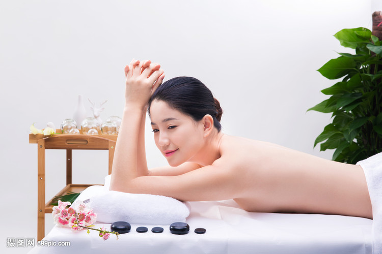 美容养生环境甜美美女spa留白